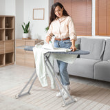 带熨斗架和可拆卸银灰色熨衣板 Ironing Board with Iron Rest and Removable Silver-Gray